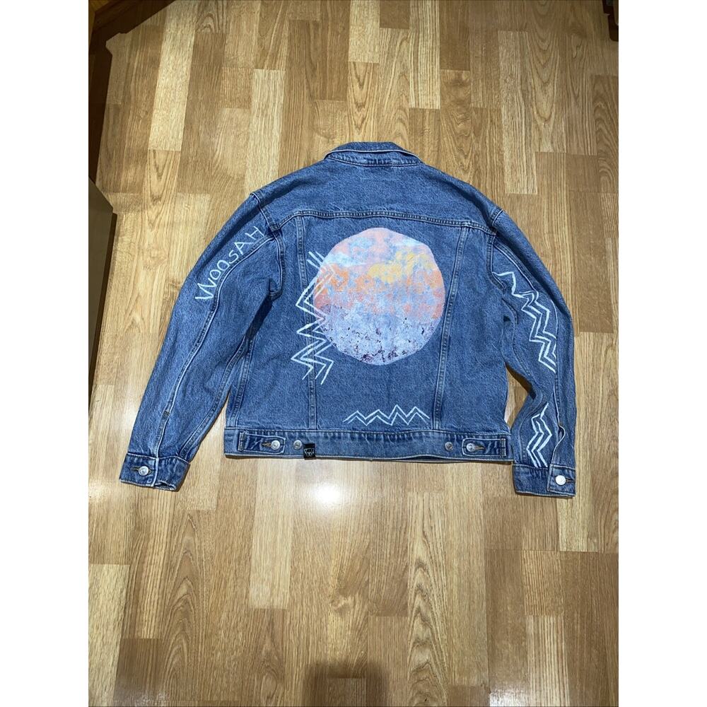 Levi’s Native American Hand Painted Denim Jacket Size L Aztec Woosah Arizona EUC